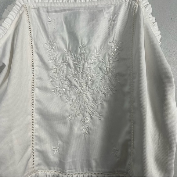 Express white embossed babydoll tank top size medium square neckline embroidery - Picture 2 of 5